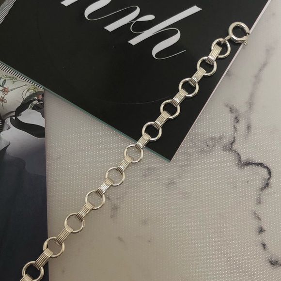 HRH Collection Circle Link Bracelet - Picture 2 of 6